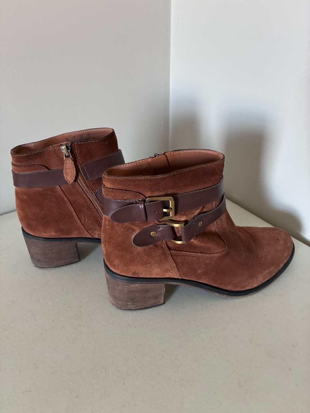 Franco Sarto Women’s Brown Suede Ankle Booties with Brown Leather Straps sz 9